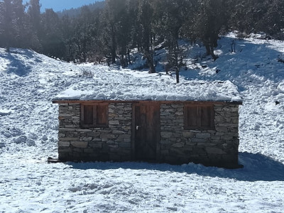 हिउँले ढाकेको बाजुराको कालाजग्रा–पोरखेगढी