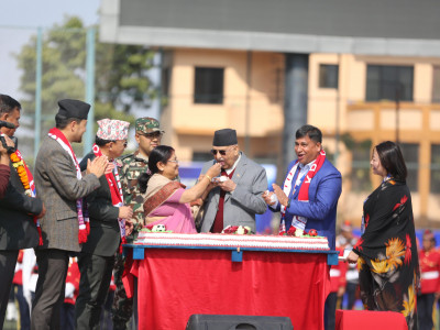 पचास पाउन्डको केक काटेर केपी ओली कपको उद्घाटन