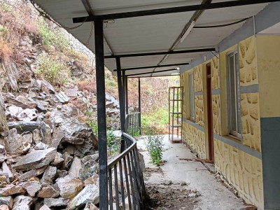 सञ्चालनमा नआउँदै भत्कियो प्रसूति केन्द्रको भवन