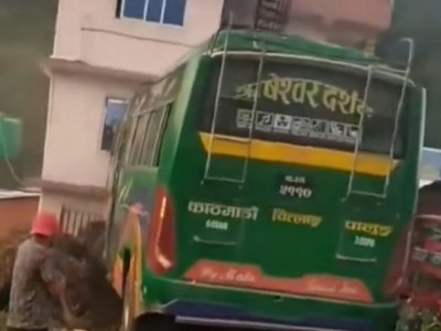 मकवानपुरमा बसको ठक्करले ३ जनाको मृत्यु, ३ जना घाइते