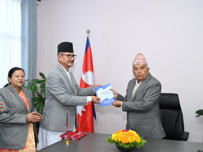 राष्ट्रपति समक्ष दलित अयोगले बुझायो वार्षिक प्रतिवेदन