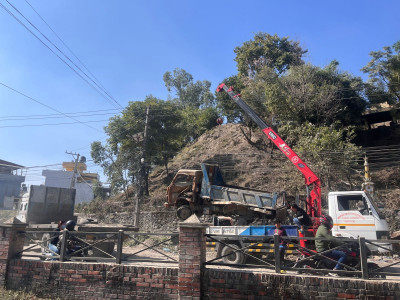 मन्त्री घिसिङको निर्देशनपछि बागमती नदी किनारका बेवारिसे सवारी साधन हटाउन सुरु