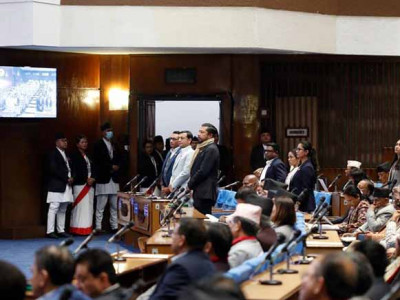 रास्वपा सांसदहरुको अवरोधबीच सभामुखले चलाए संसद