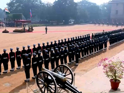 रुसी राष्ट्रपति पुटिनलाई भारतमा भब्य स्वागत, २१ तोपको सलामी