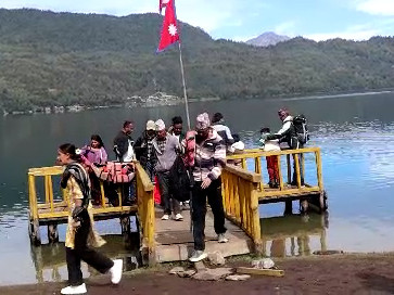 रारातालमा आन्तरिक–बाह्य पर्यटकको घुइँचो लाग्दा राजस्वमा वृद्धि