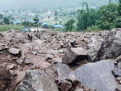 ओखलढुङ्गामा पहिरो : बाबुआमा र छोरीको मृत्यु, छोरा वेपत्ता