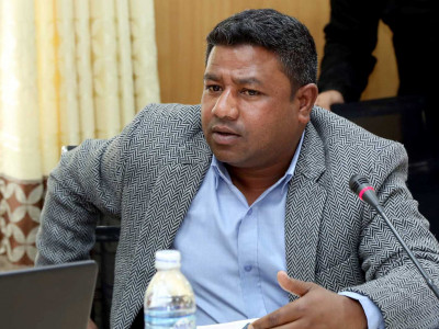 राजनीतिक दलद्वारा सांसदको भूमिका ‘प्यारालाइज’ भइरहेको छ : सांसद सन्तोष परियार