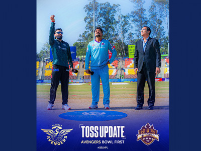 पोखराविरुद्ध काठमाण्डुले पहिला ब्याटिङ गर्दै