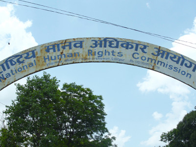 दुर्गा प्रसाईंलाइ पक्राउ गरिएकोबारे राष्ट्रिय मानव अधिकार आयोगले चासो व्यक्त