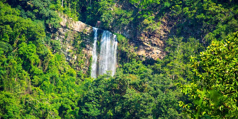 ओझेलमा छाङ्गा बाराही झरना